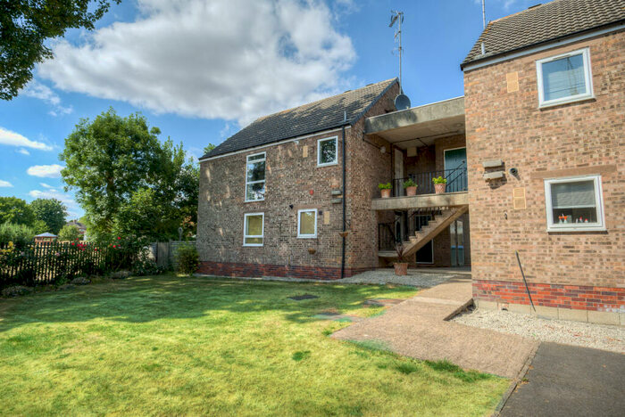 2 Bedroom Apartment To Rent In Little Park, Southam, CV47