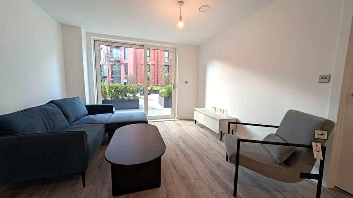 2 Bedroom Apartment To Rent In The Railings, Middlewood Locks, M5