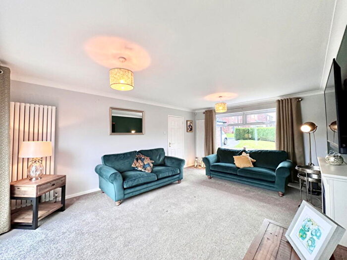 4 Bedroom Detached House For Sale In Grassholme Drive, Offerton, Stockport, SK2