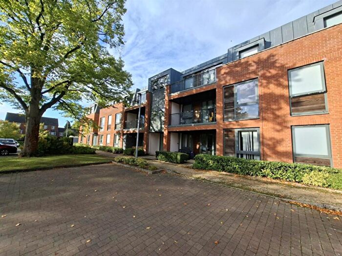1 Bedroom Apartment For Sale In South Meadow Road, Northampton, NN5