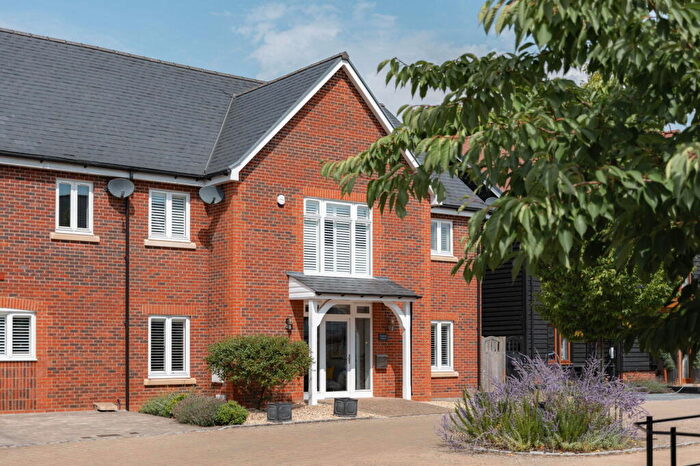 5 Bedroom Semi-Detached House For Sale In Gubblecote, Tring, Hertfordshire, HP23