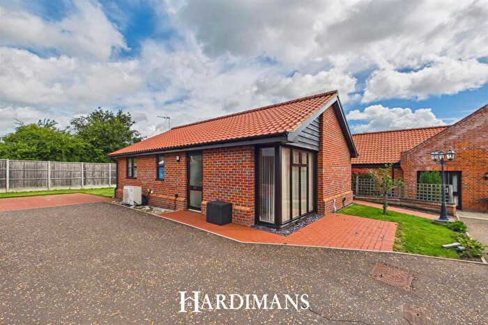 2 Bedroom Detached Bungalow For Sale In Chapel Road, Carlton Colville, Lowestoft, NR33