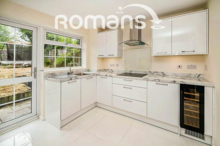 4 Bedroom Link Detached House To Rent In Copthorn Close, SL6