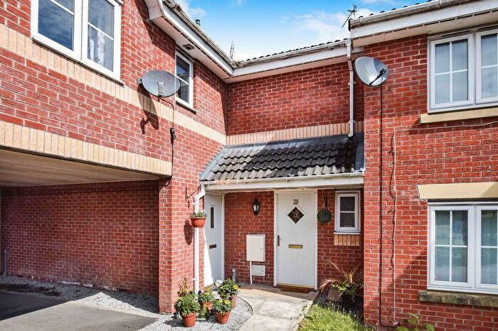 2 Bedroom Mews To Rent In Lawndale Drive, Ellenbrook, Worsley, M28