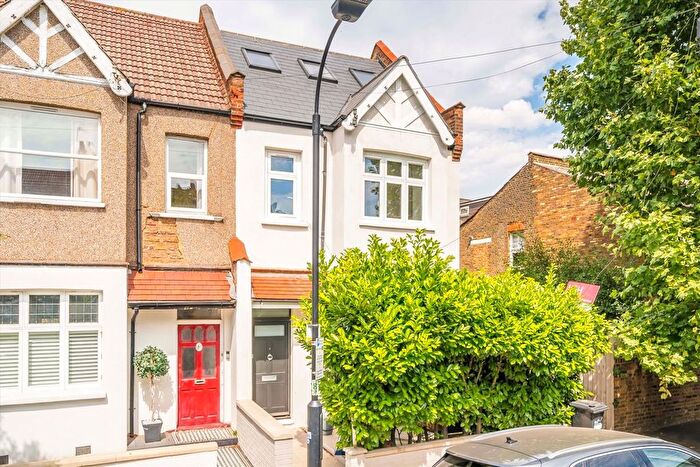 3 Bedroom Flat For Sale In Glenroy Street, Shepherds Bush, W12