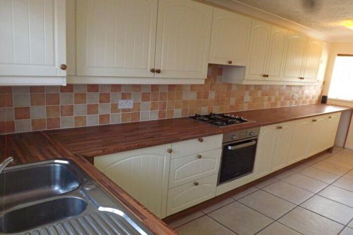 3 Bedroom Terraced House To Rent In Latchetts Shaw, Basildon, SS16