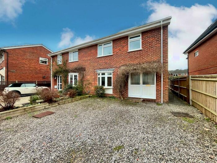 4 Bedroom Semi-Detached House To Rent In Shore Road, Warsash, Southampton, SO31