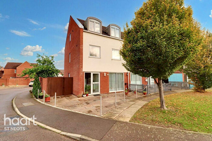 4 Bedroom Semi Detached House For Sale In Malden Way, Eynesbury, PE19