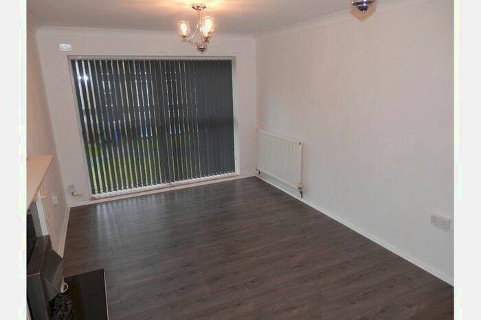 2 Bedroom Flat To Rent In Middleton Hall Road, Kings Norton, Birmingham, B30