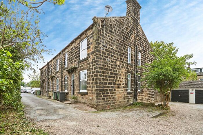 2 Bedroom End Of Terrace House For Sale In Cavendish Street, Yeadon, Leeds, LS19