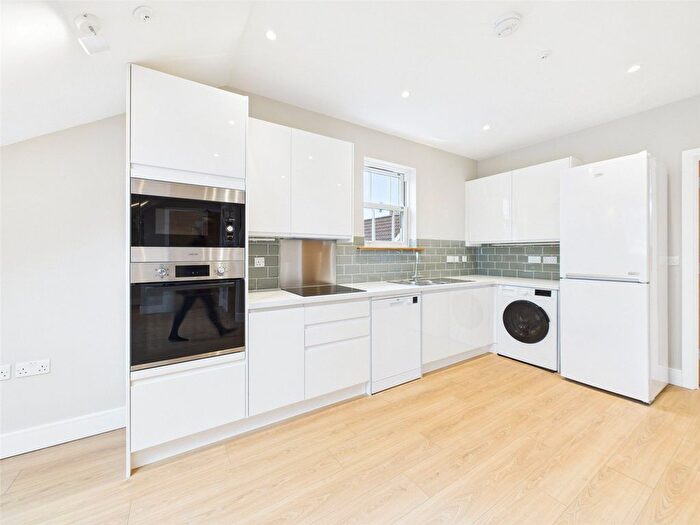 1 Bedroom Flat To Rent In Claremont Road, Teddington, TW11
