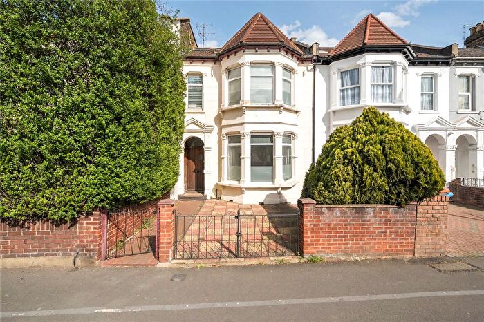 5 Bedroom Flat For Sale In Wightman Road, Harringay, London, N8