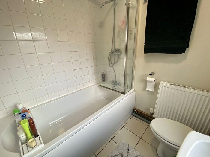 2 Bedroom Terraced House To Rent In Dundonald Road, Didsbury, Manchester, M20