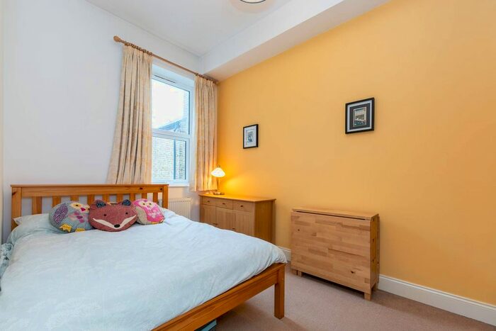 2 Bedroom Flat To Rent In Haydons Road, Wimbledon, London, SW19