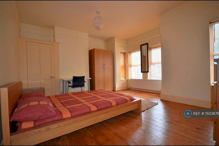 4 Bedroom Terraced House To Rent In Ashburnham Road, Luton, LU1