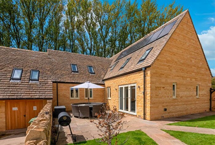 5 Bedroom House For Sale In Pages Piece, Ebrington, GL55