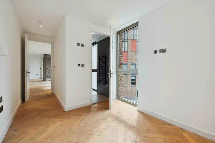 2 Bedroom Apartment To Rent In Oberman Road, London, NW10