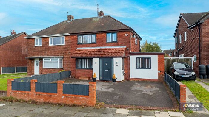 3 Bedroom Semi Detached House For Sale In Grangeway, Runcorn, WA7