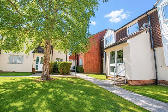 1 Bedroom Flat For Sale In Regency Court, Harlow, CM18
