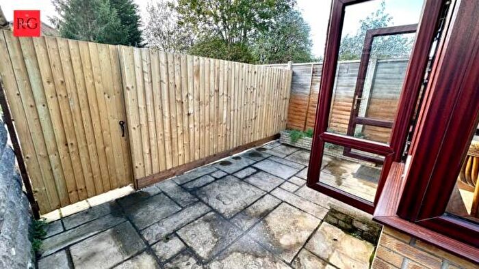 4 Bedroom House To Rent In Mackie Grove, Bristol, BS34