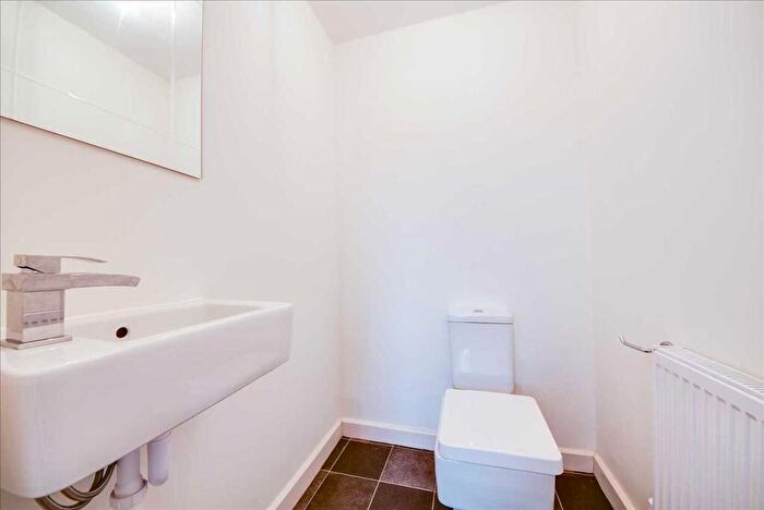 2 Bedroom Terraced House For Sale In Irthlingborough Road, Wellingborough, NN8