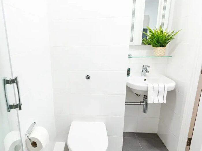Studio To Rent In Parham Road, Canterbury, CT1