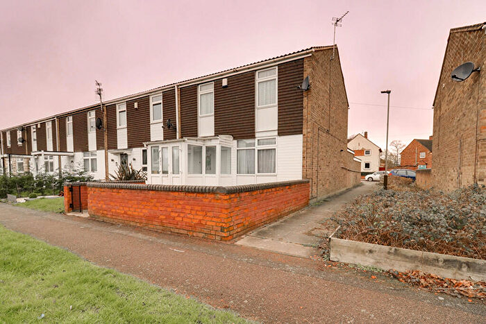 3 Bedroom Semi Detached House To Rent In Goodwood Road, Leicester, LE5