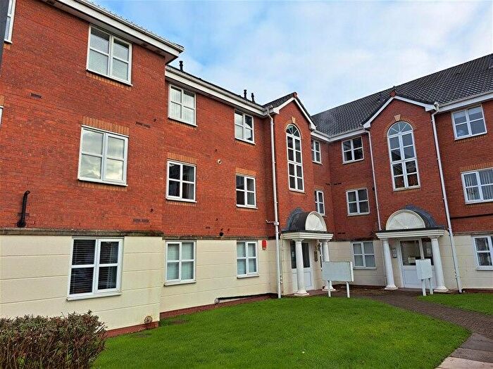 2 Bedroom Flat For Sale In Wyndley Close, Four Oaks, Sutton Coldfield, B74