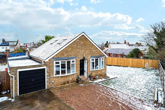 2 Bedroom Detached Bungalow For Sale In West Garth, Ulleskelf, LS24