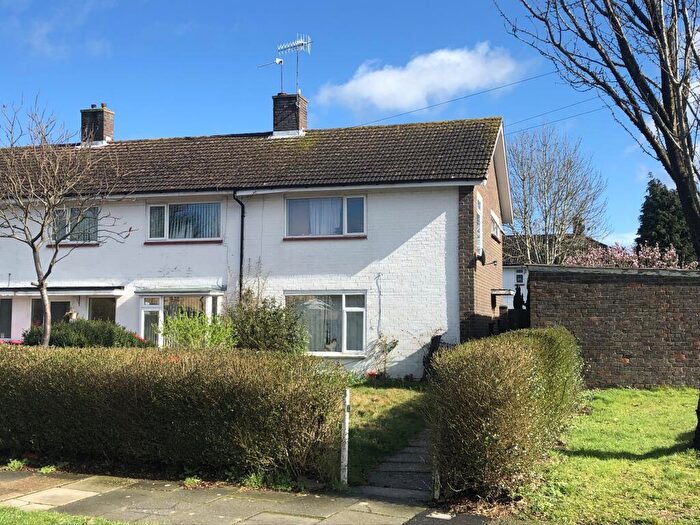 2 Bedroom House To Rent In Tilgate, RH10