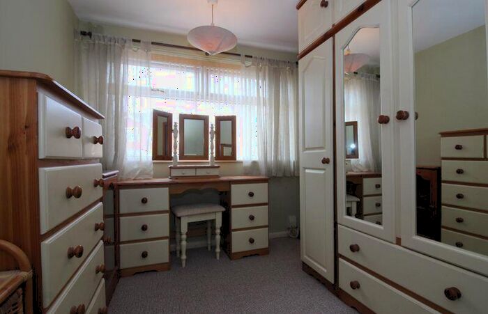 2 Bedroom Detached Bungalow For Sale In Kingswinford, Leaford Way, DY6