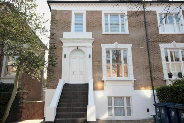 2 Bedroom Flat To Rent In The Grove, London, W5