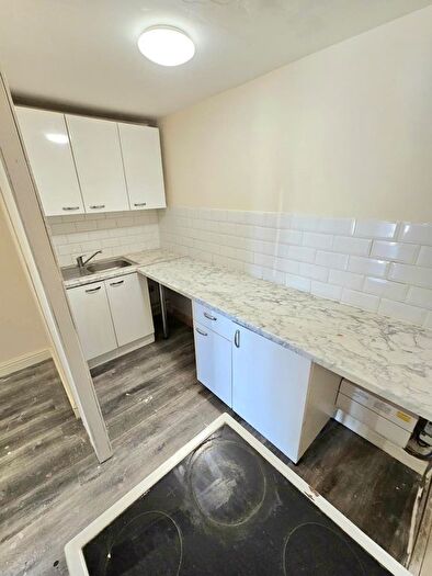 1 Bedroom Studio To Rent In Flat - High Street Lye, Stourbridge, West Midlands, DY9