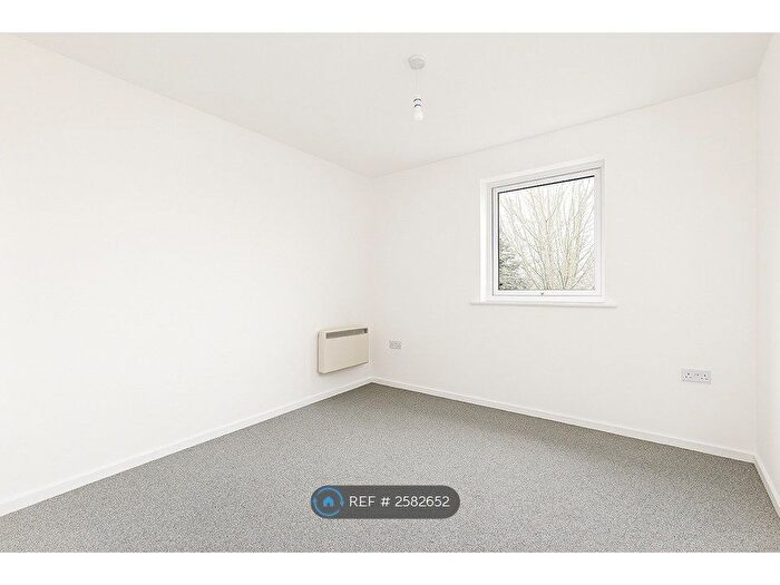 2 Bedroom Flat To Rent In Prescott Court, Worsley, Manchester, M28