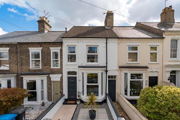 3 Bedroom Terraced House For Sale In Connaught Road, Norwich, NR2