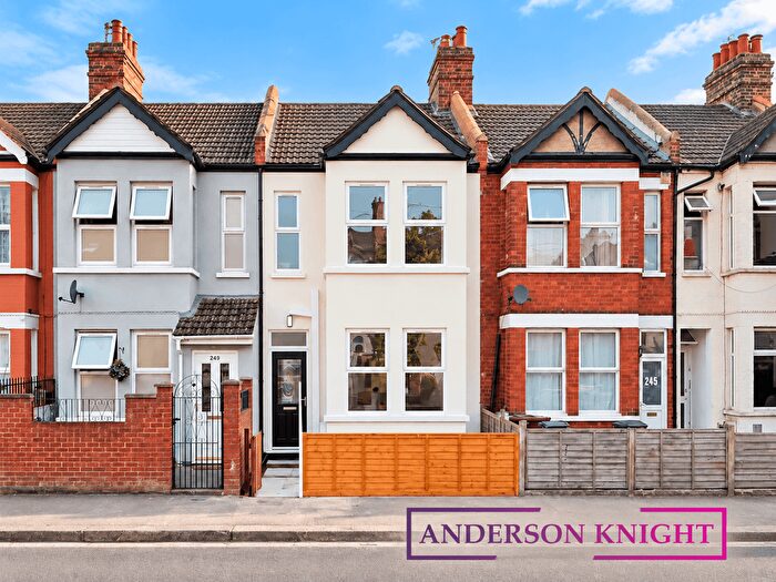 4 Bedroom Terraced House To Rent In Cromwell Road, Hounslow, TW3