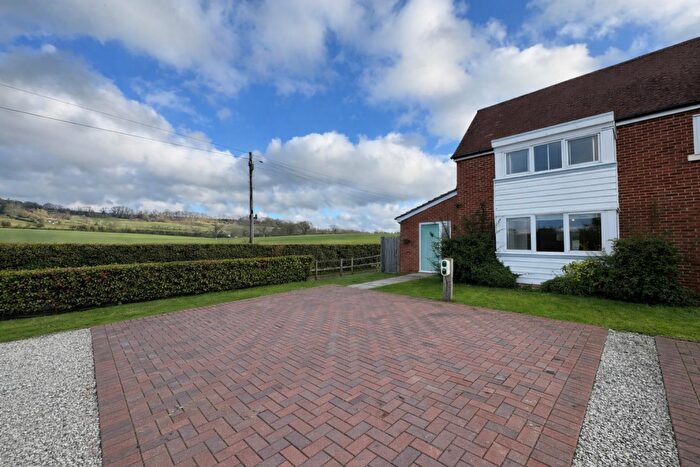 3 Bedroom Character Property To Rent In Hermitage Lane, Boughton Monchelsea, Maidstone, ME17