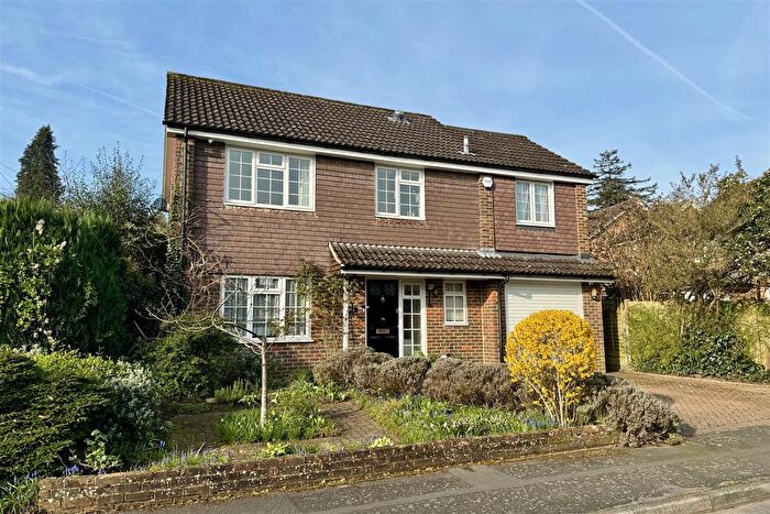 4 Bedroom Detached House For Sale In Hillside Way, Godalming, GU7