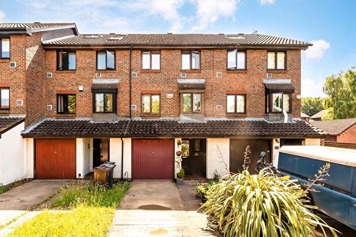 4 Bedroom Terraced House For Sale In Stags Way, Isleworth, TW7