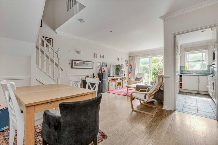 3 Bedroom Property To Rent In Wycliffe Road, The Shaftesbury Estate, SW11
