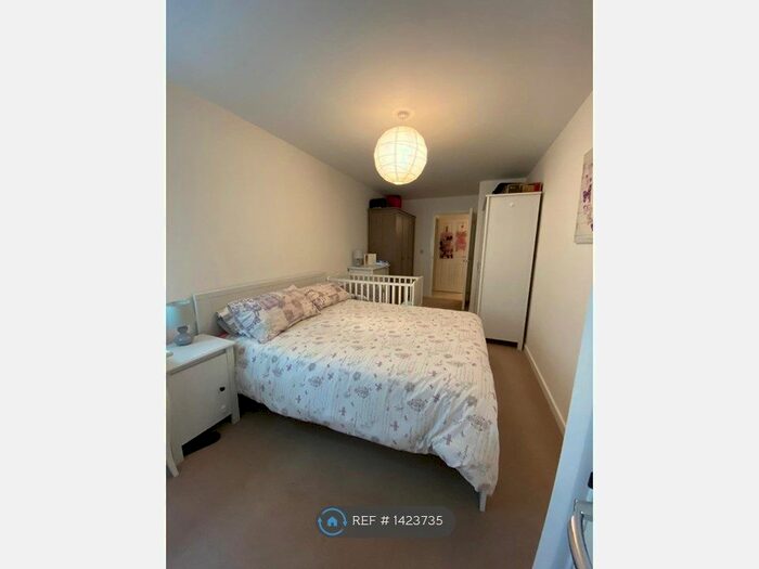 1 Bedroom Flat To Rent In Isis House, London, SE20