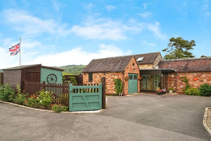 3 Bedroom Barn Conversion For Sale In Stroud Road, Brookthorpe, Gloucester, Gloucestershire, GL4