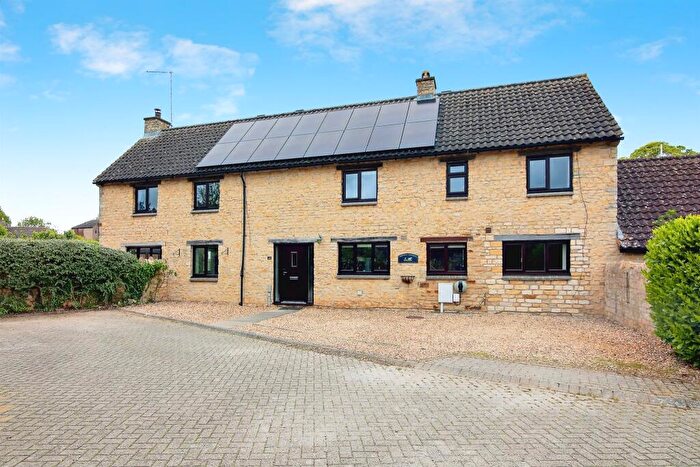 5 Bedroom Character Property For Sale In Manor Farm Court, Titchmarsh, Kettering, NN14