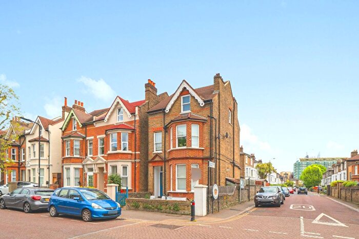 Studio To Rent In Broughton Road, Ealing, London, W13