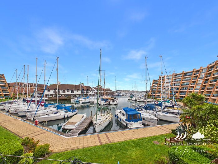 1 Bedroom Flat For Sale In Oyster Quay, Port Solent, PO6
