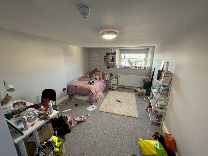 6 Bedroom Flat To Rent In Whiteladies Road, Clifton, Bristol, BS8