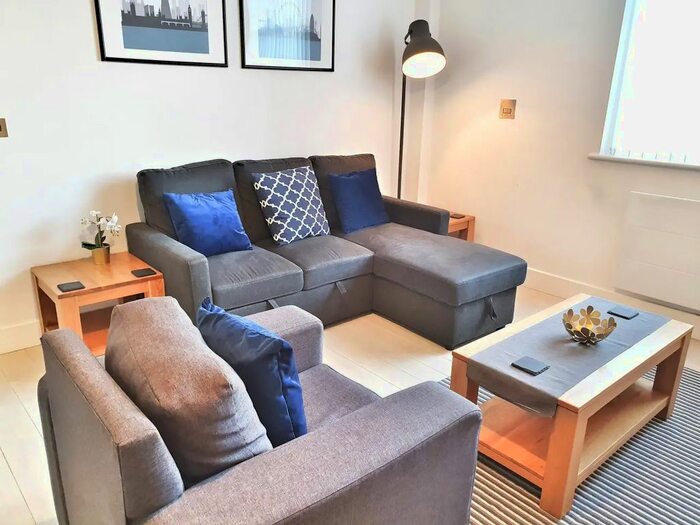 2 Bedroom Flat To Rent In Kings Road, Reading, RG1