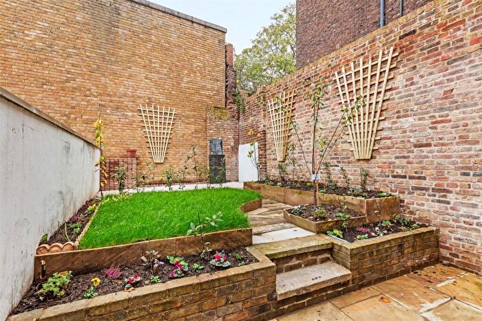 1 Bedroom Flat For Sale In Mortlake High Street, Mortlake, London, SW14