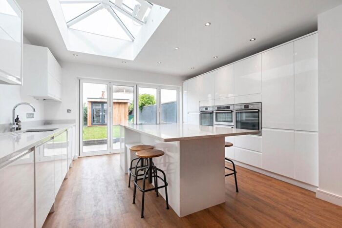 3 Bedroom Terraced House To Rent In Princes Street, Cheltenham, GL52