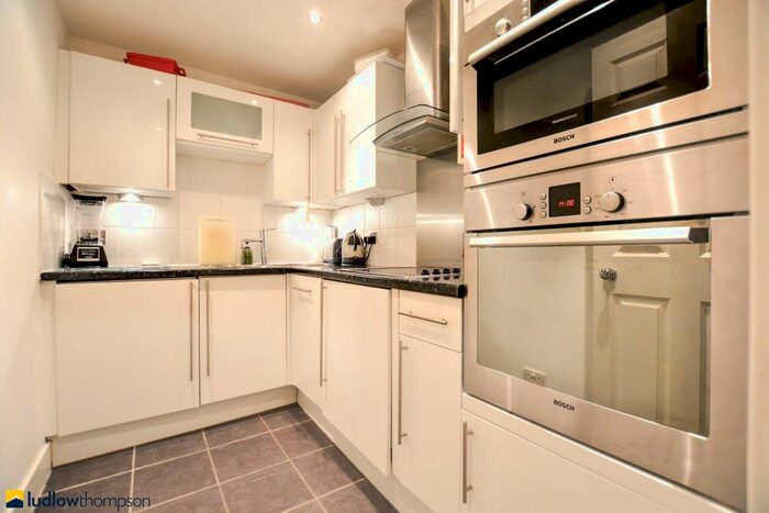 1 Bedroom Flat To Rent In Pierhead Wharf, Wapping High Street, London, E1W